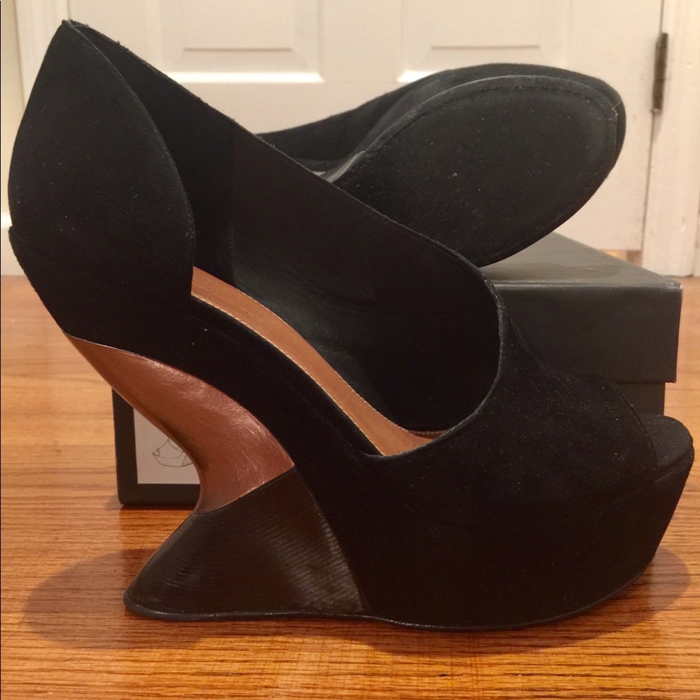 LEIFSDOTTIR Katrina Black Leather